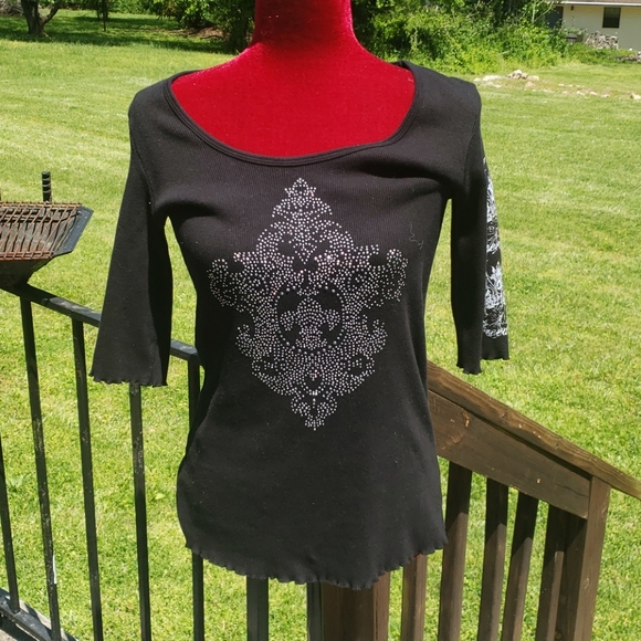 Blingy T - Picture 1 of 2